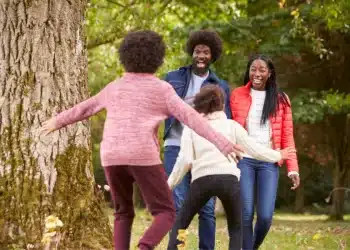 5 Finest Causes to Purchase Sustainable and Truthful Commerce Clothes for You and Your Youngsters